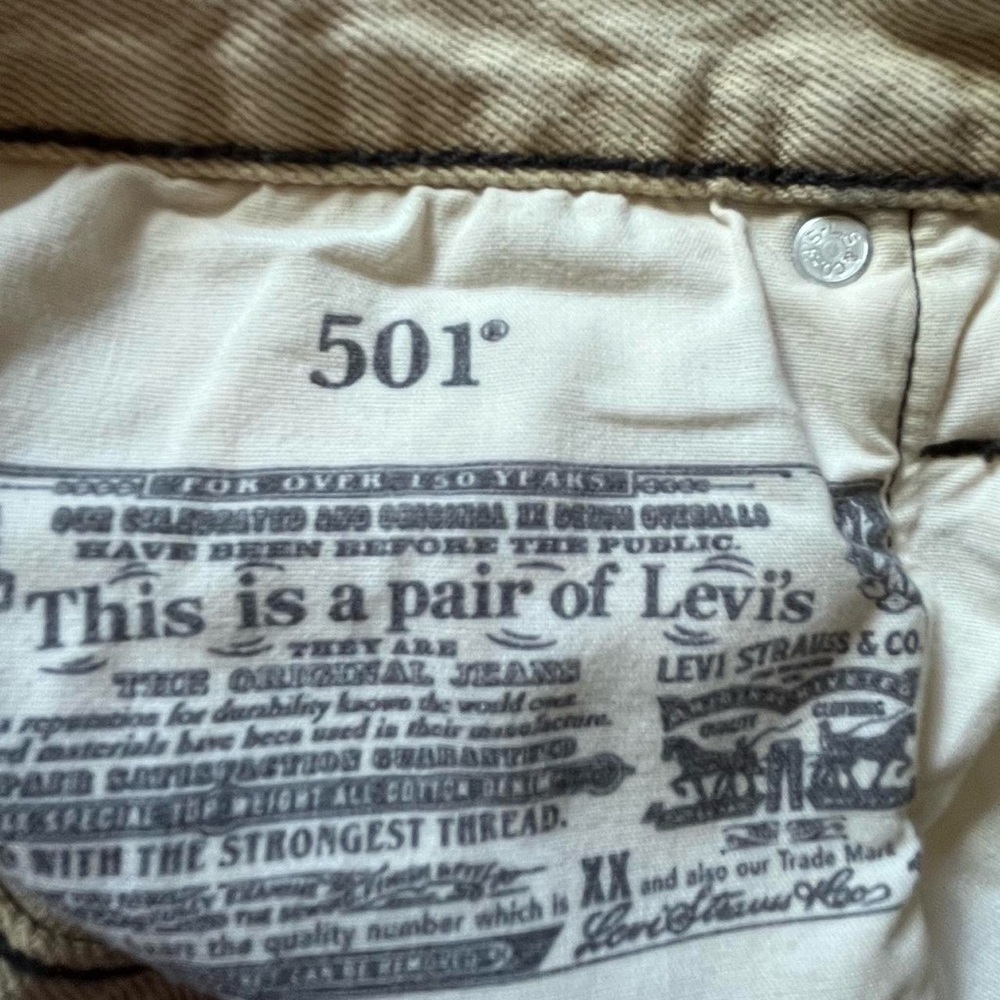 497-Levi's Distressed cream and tan shorts waist 31 inches #distressedde… - Picture 6 of 8